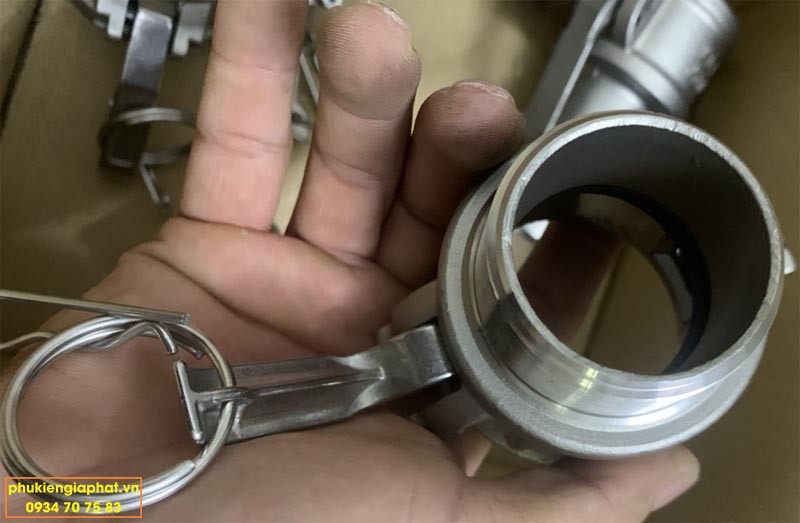 CAMLOCK KIEU B DAU CAI REN NGOAI