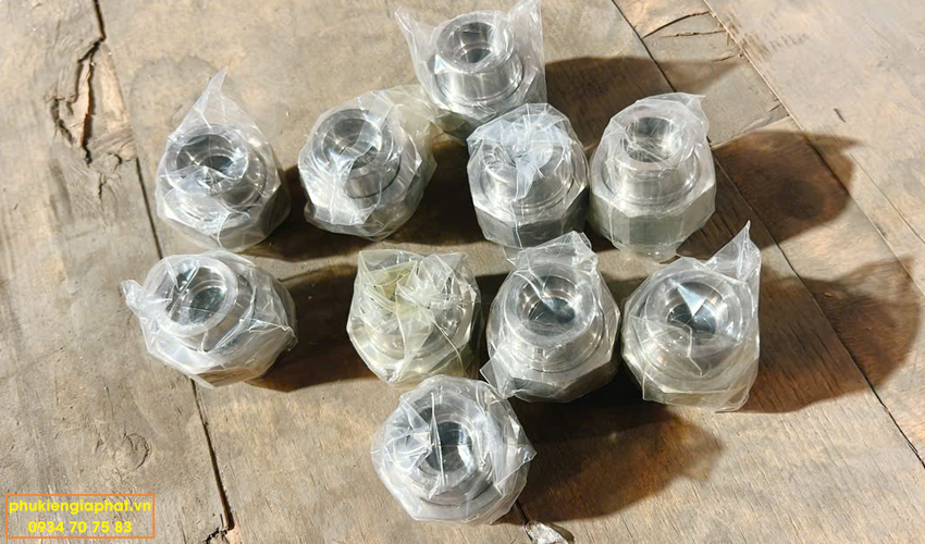 Mua rac co kieu noi han long bang inox o dau gia tot