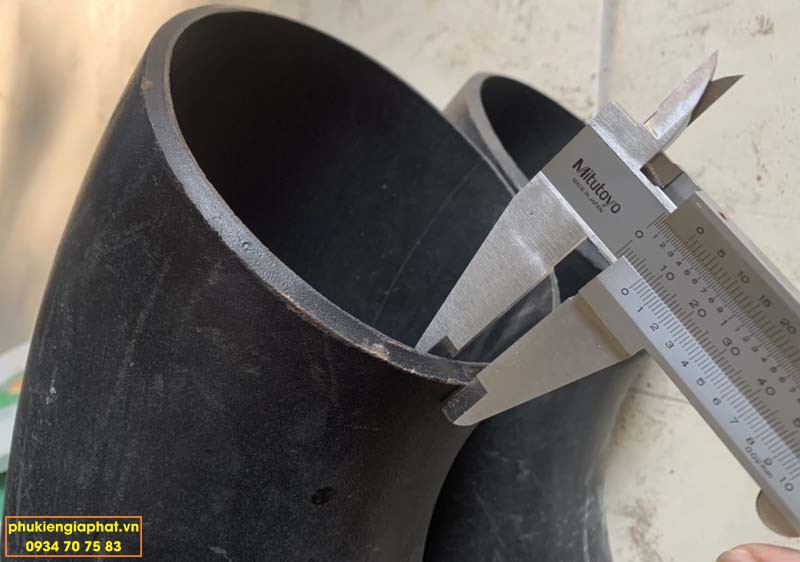 Elbow 90 LR STD A234 WBP ASME B16 9 D168